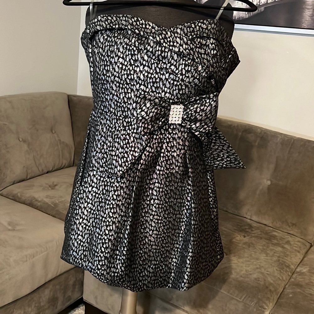 Black and silver Strapless Cocktail dress formal! Size junior 5